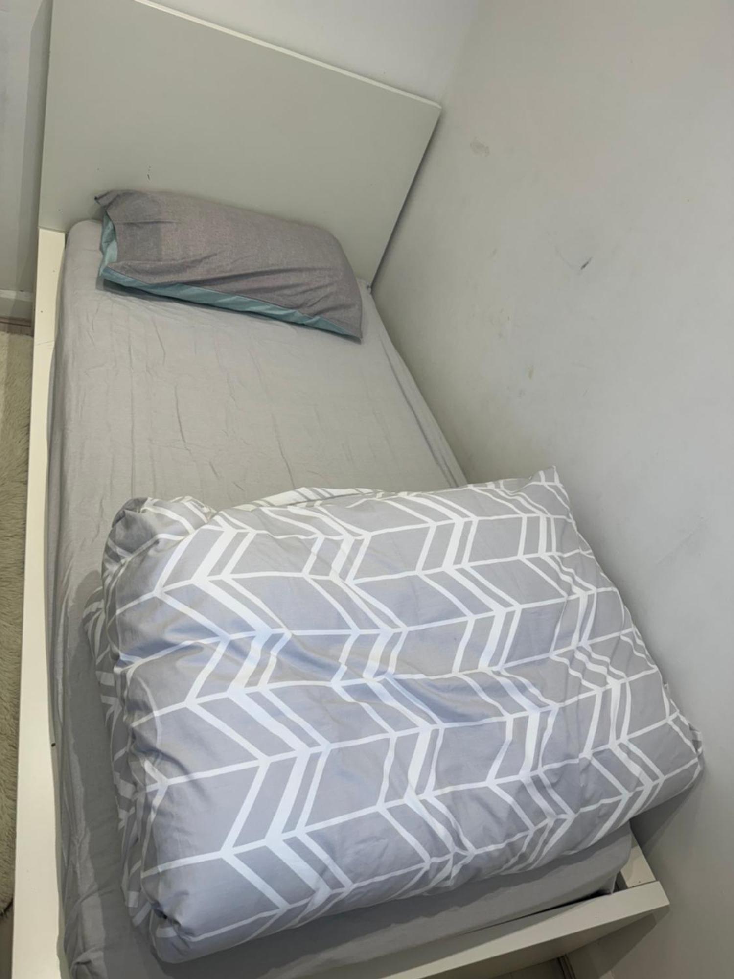 Single Room Canvey Island Bagian luar foto